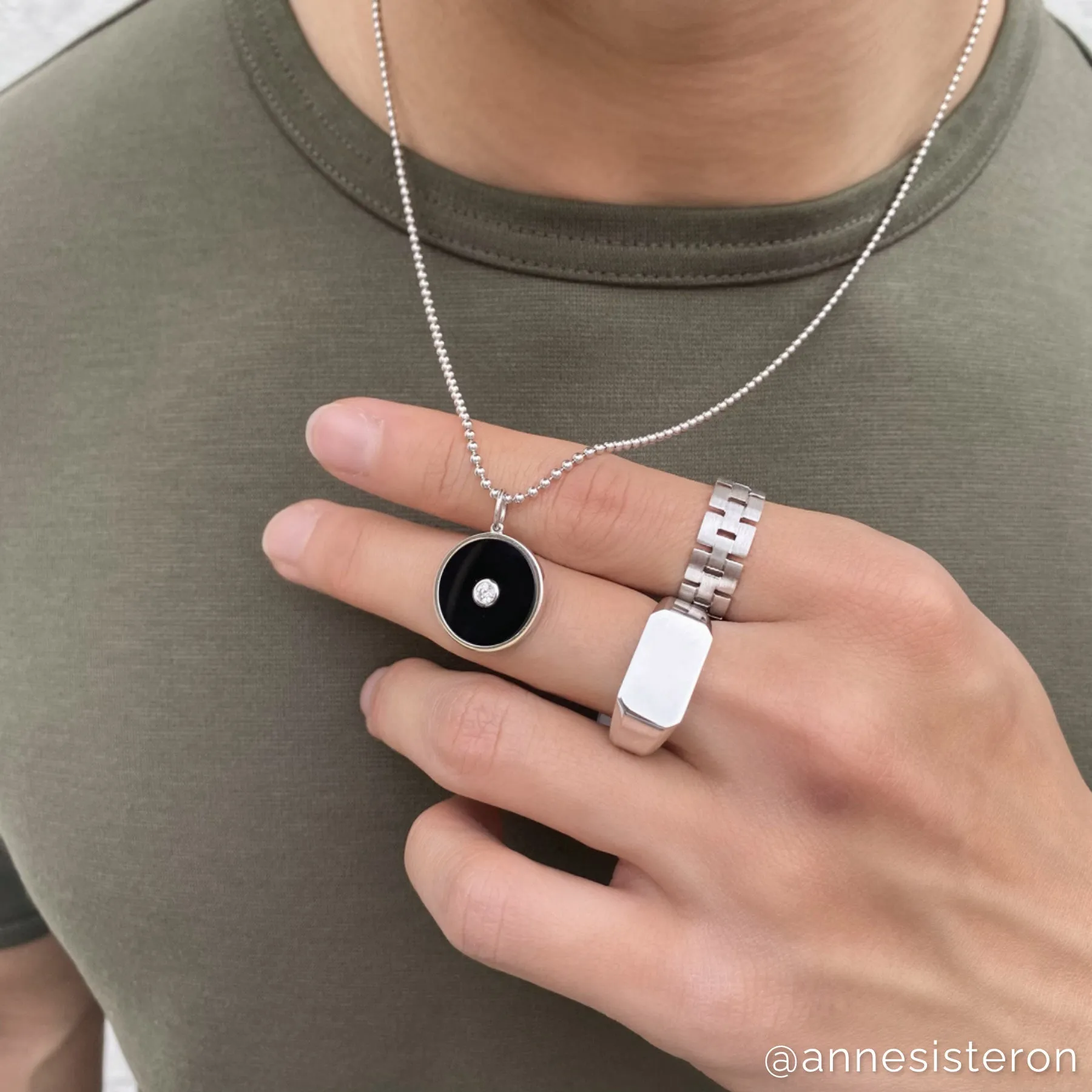 14KT White Gold Onyx Diamond Round Bezel Charm