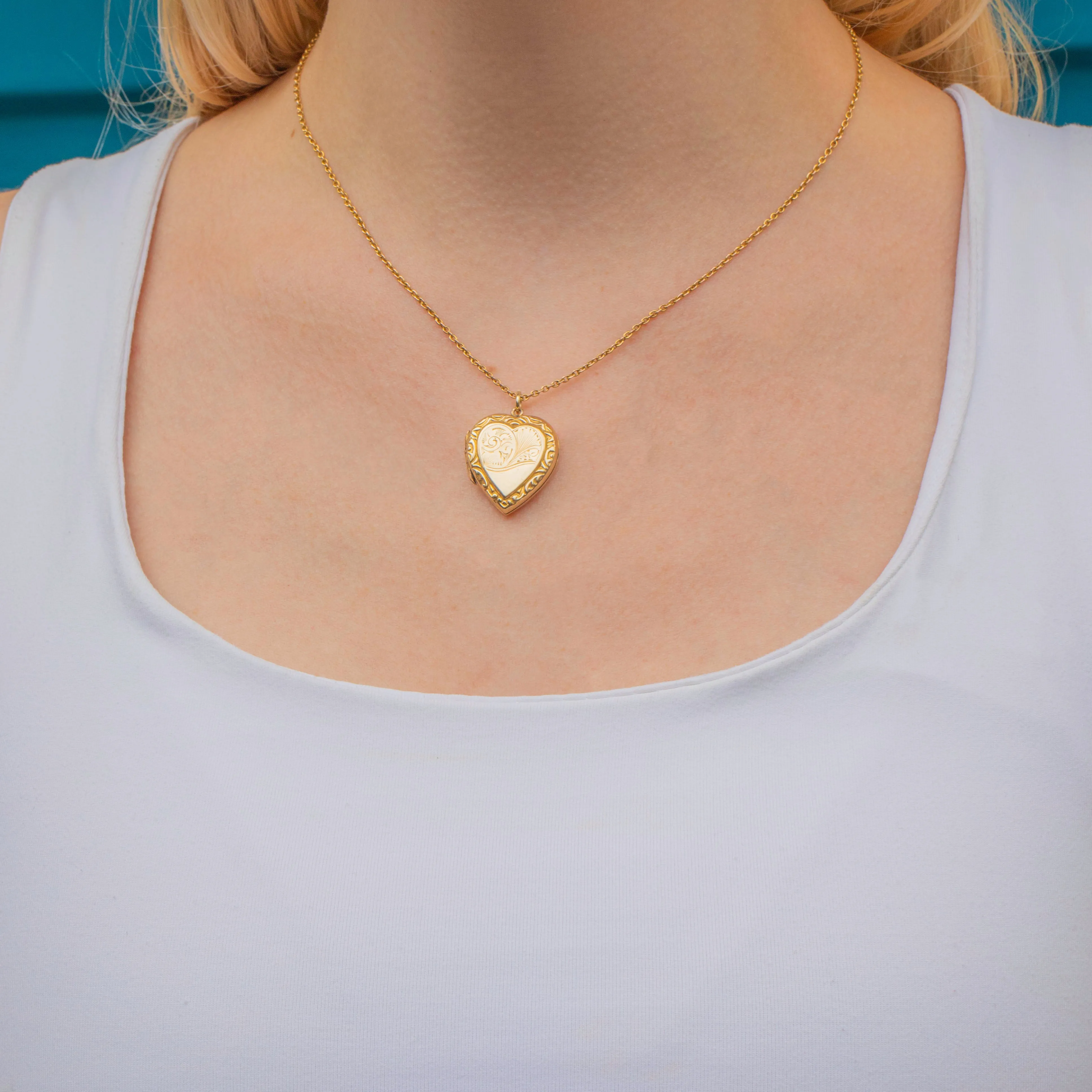 Antique 9ct Gold Engraved Heart Locket