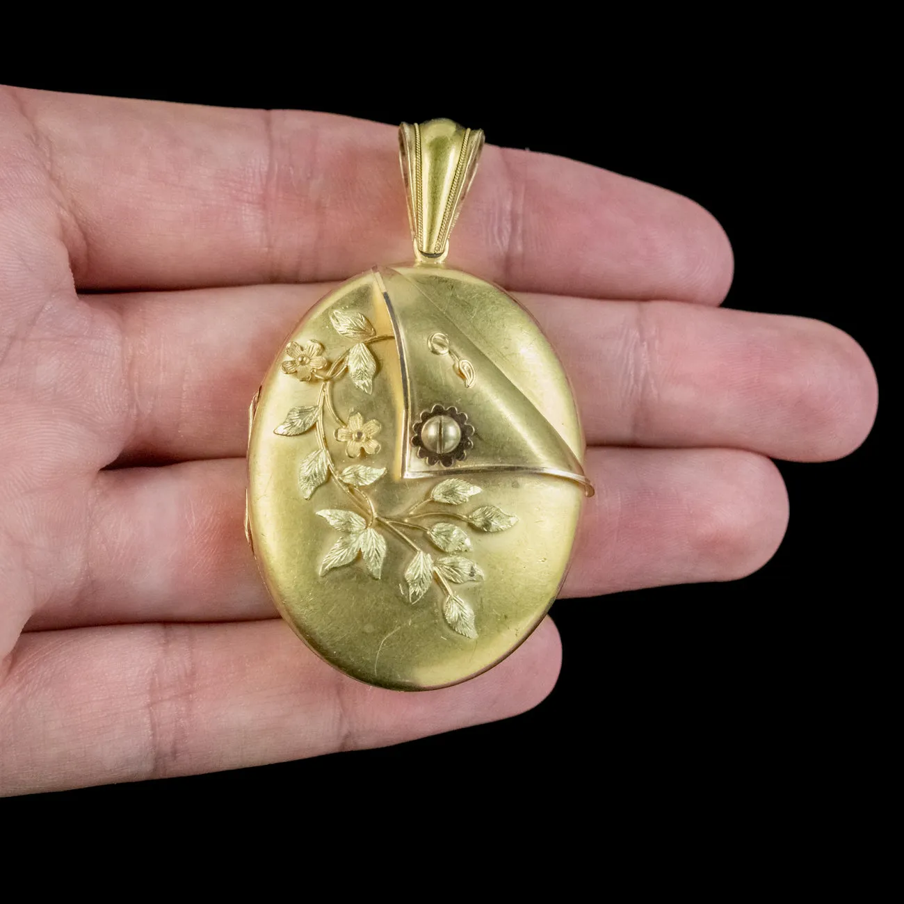 Antique Victorian 15ct Gold Floral Locket Circa 1880