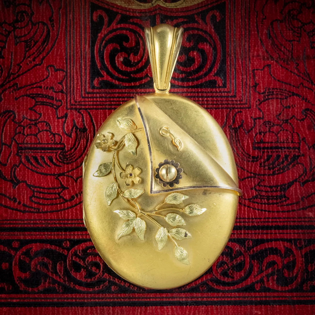 Antique Victorian 15ct Gold Floral Locket Circa 1880