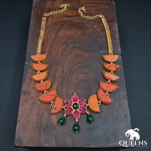 DHAYALINI KEMP NECKLACE