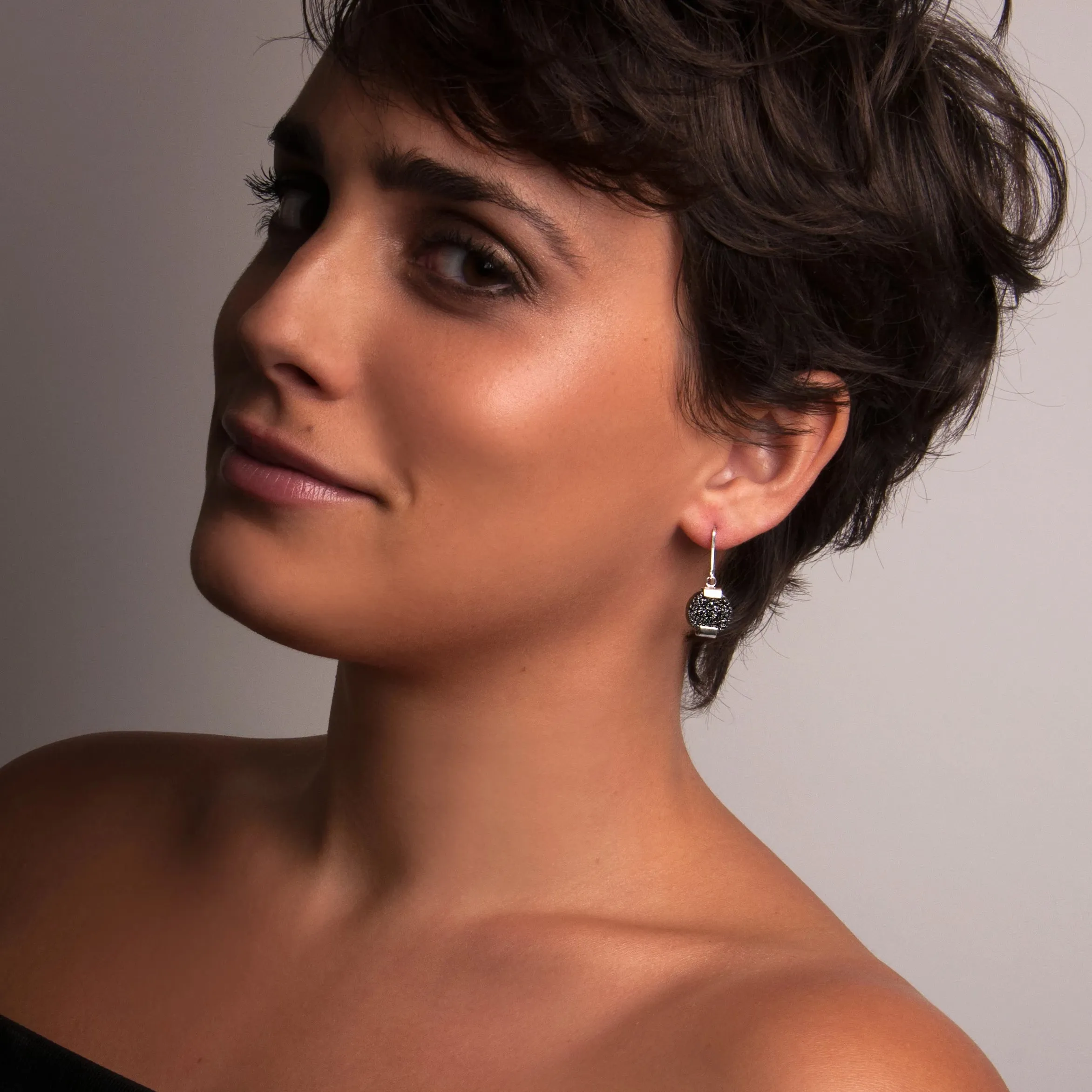 DRUZY PENDULUM EARRING