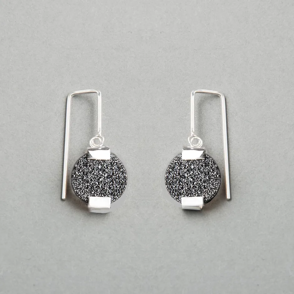 DRUZY PENDULUM EARRING