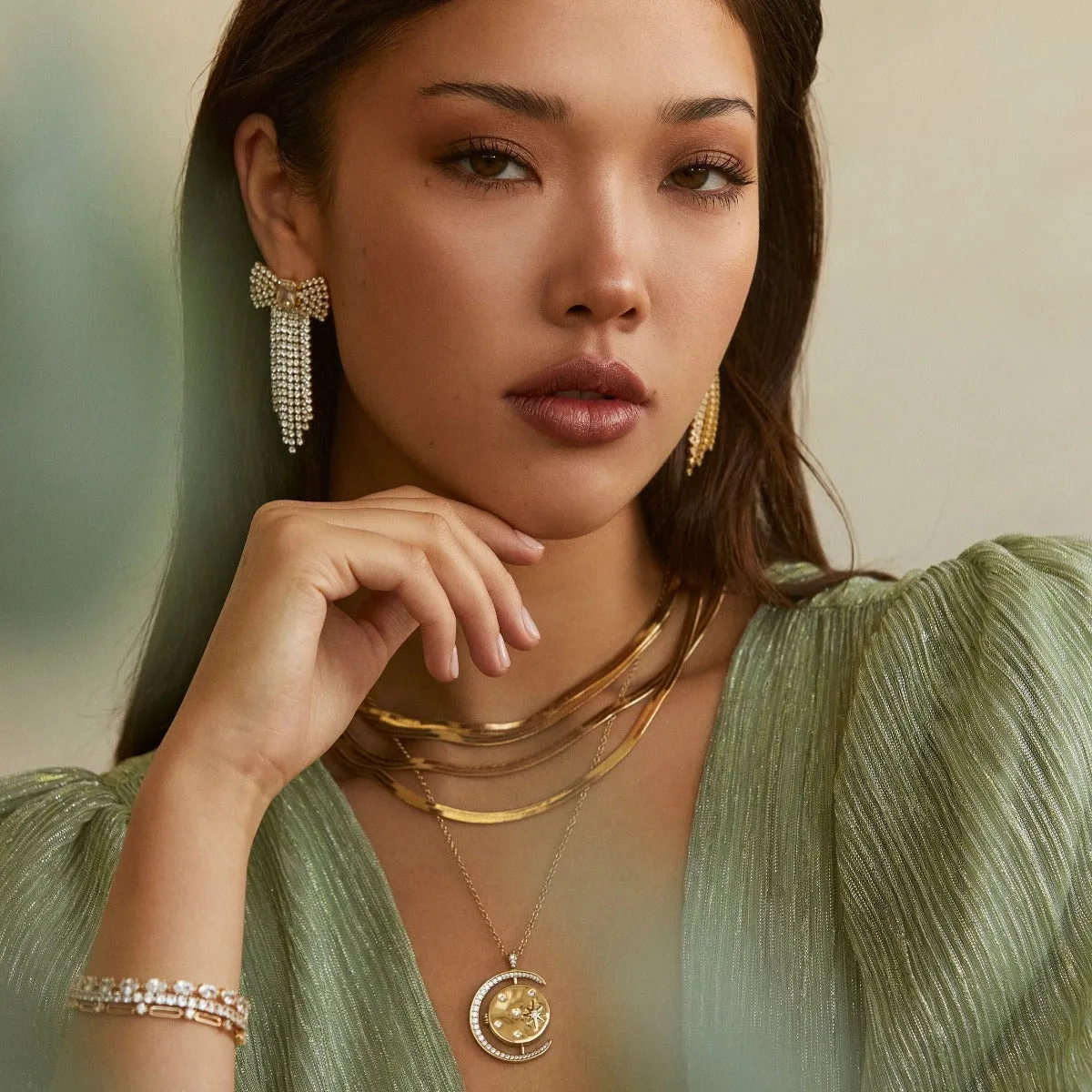 Elizabeth Stone Luna Locket in Gold