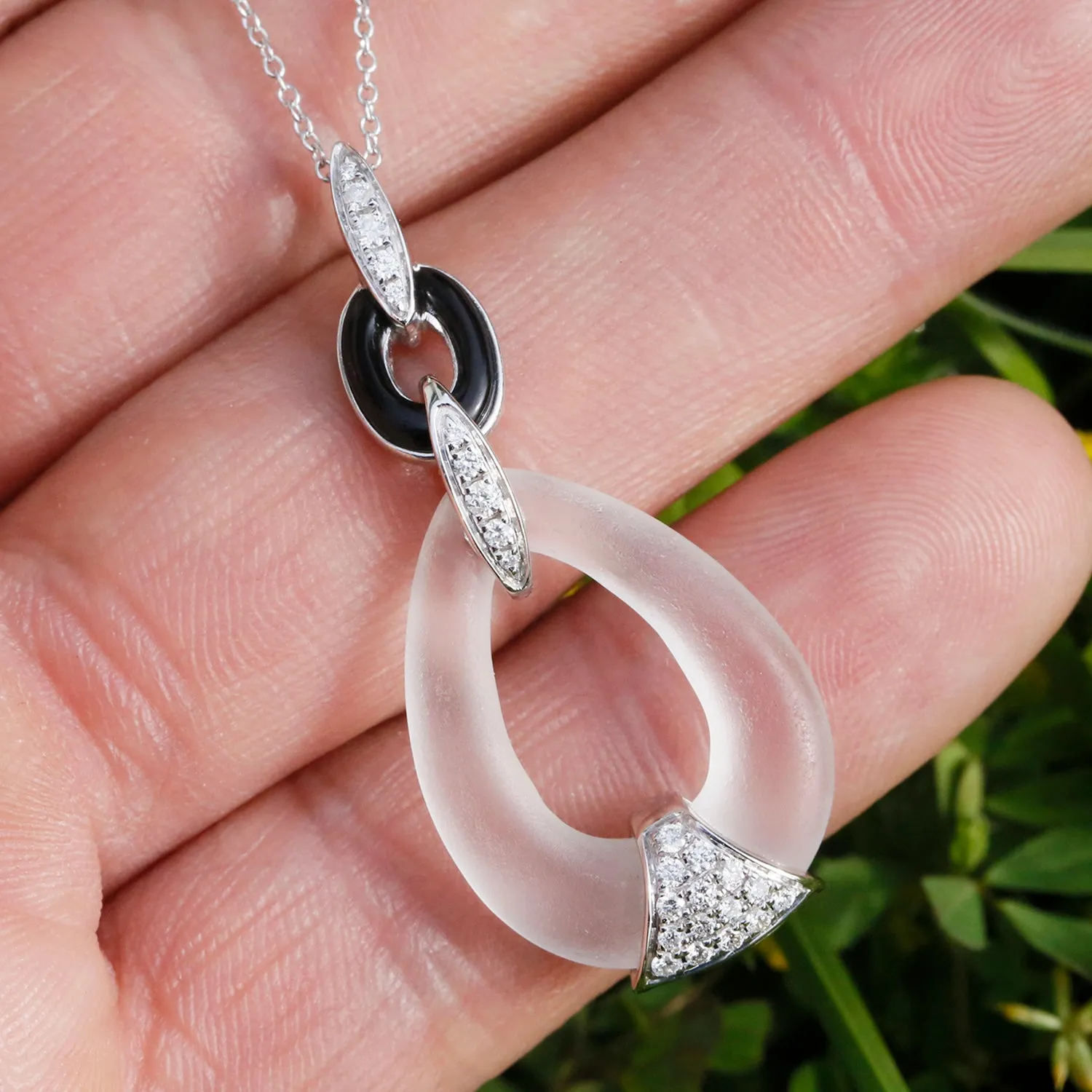 Frosted Crystal Pendant with Diamonds in White Gold and Onyx