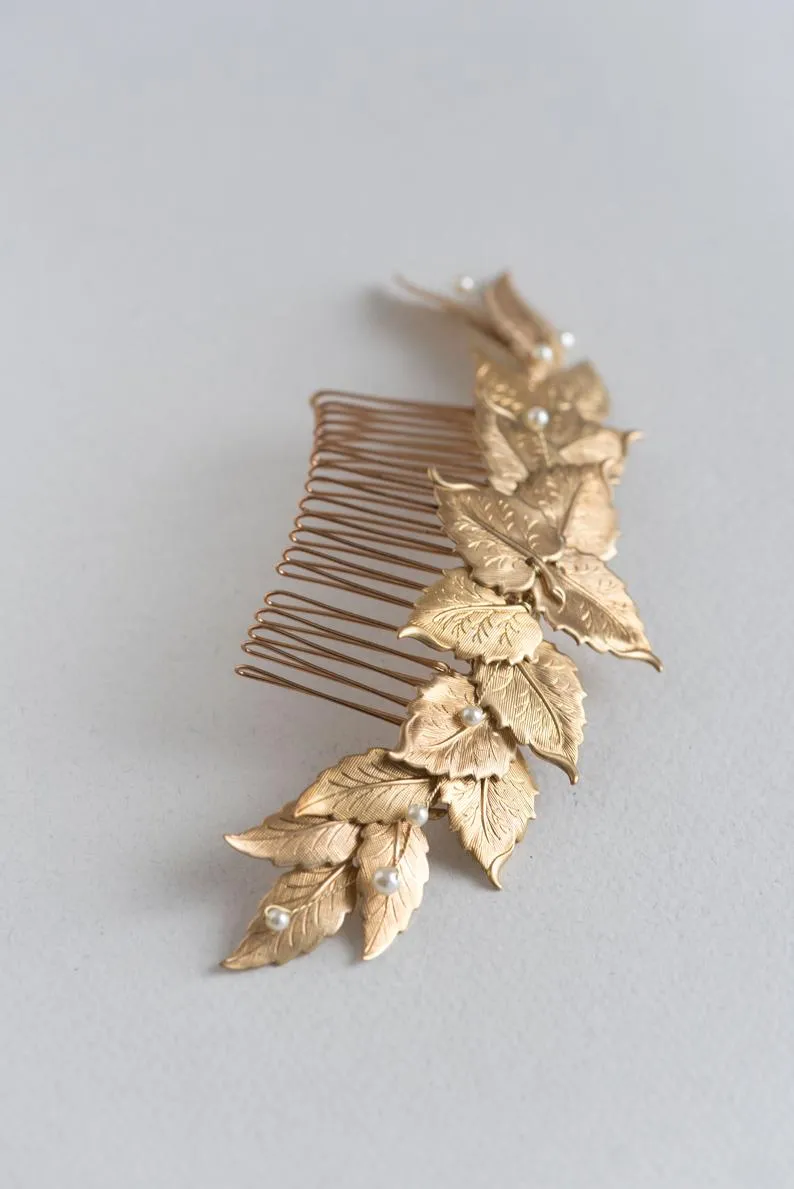 Gold leaf comb with pearls
