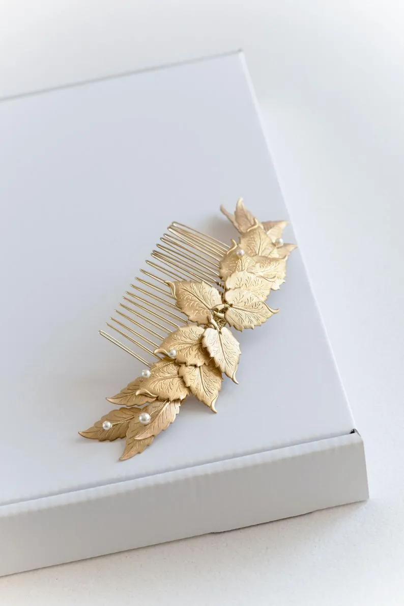 Gold leaf comb with pearls