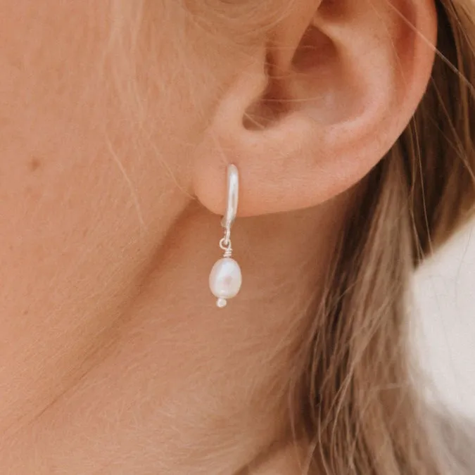 Kauai Puka Shell & Pearl Necklace and Earring Set