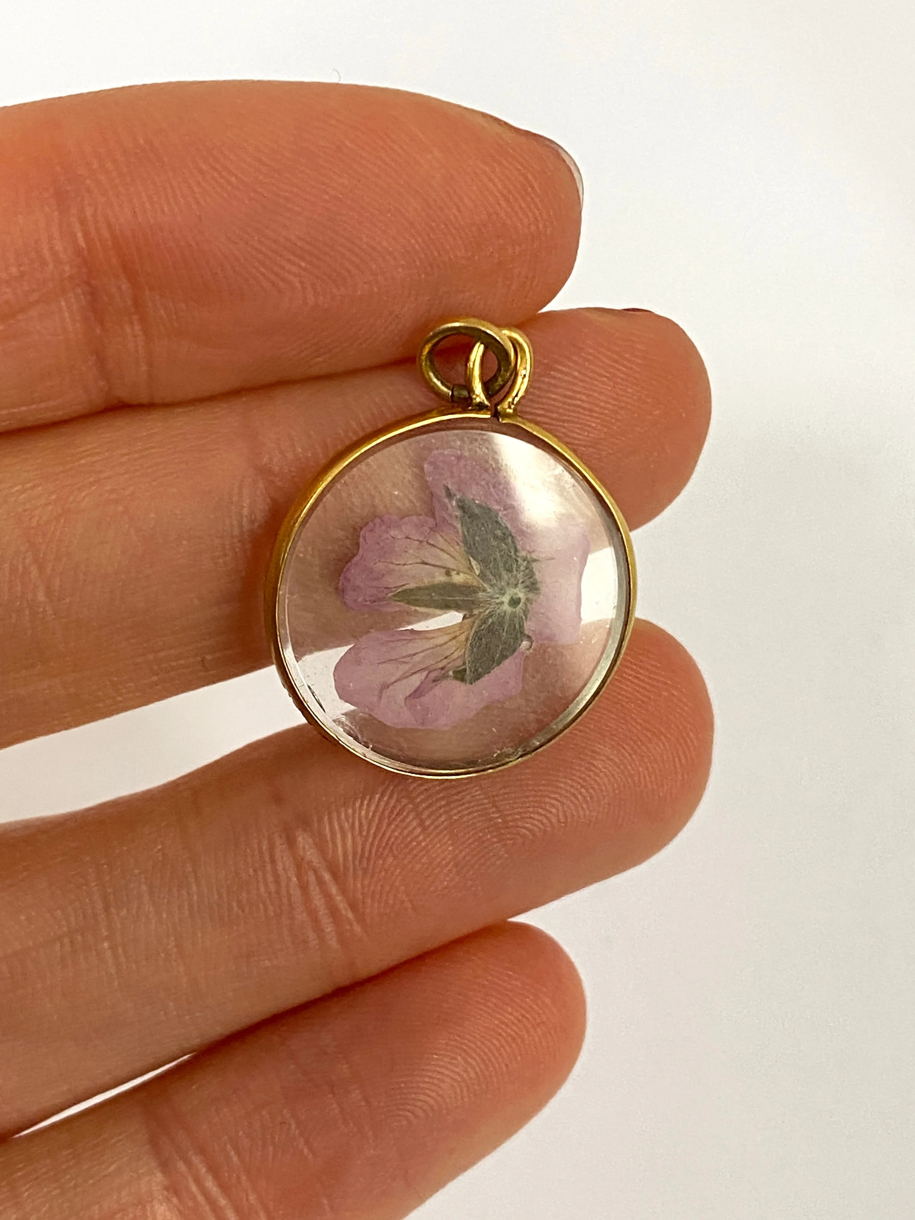 Victorian, Antique, 9ct Gold Pendant with Pansy, Hallmarked for 9ct Gold, Chester, 1899
