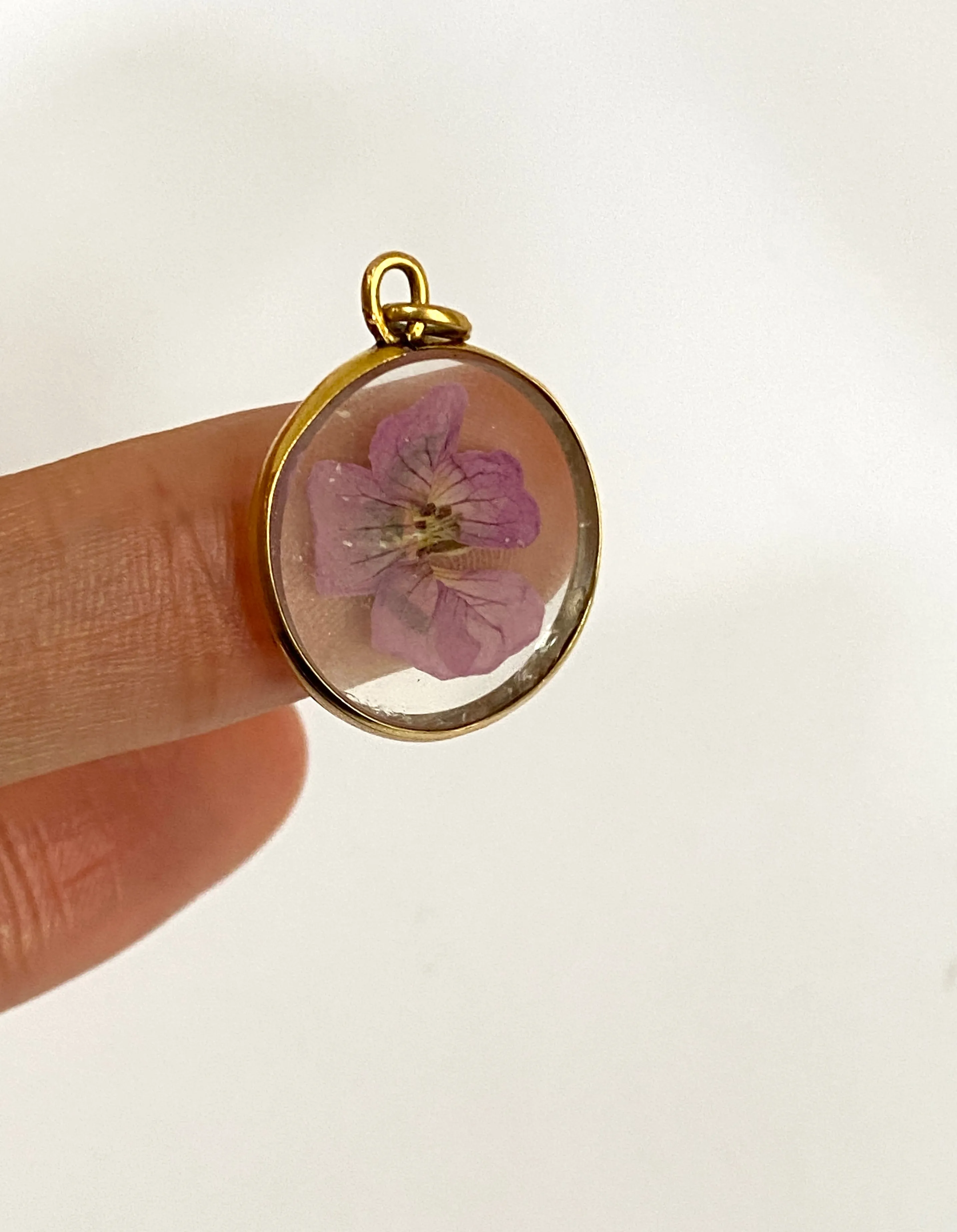Victorian, Antique, 9ct Gold Pendant with Pansy, Hallmarked for 9ct Gold, Chester, 1899