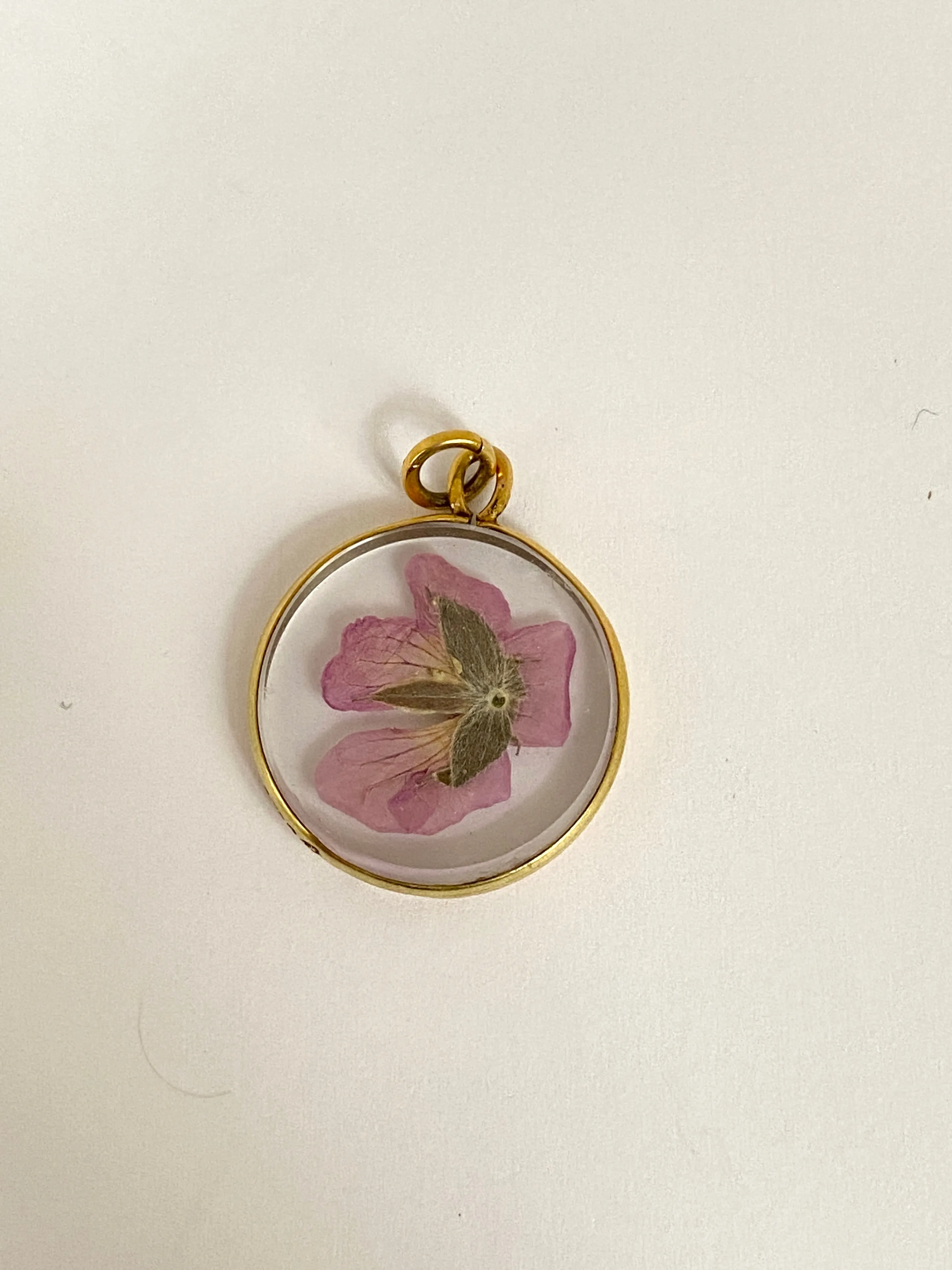 Victorian, Antique, 9ct Gold Pendant with Pansy, Hallmarked for 9ct Gold, Chester, 1899