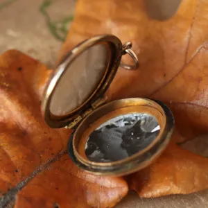 Vintage | Salem Locket